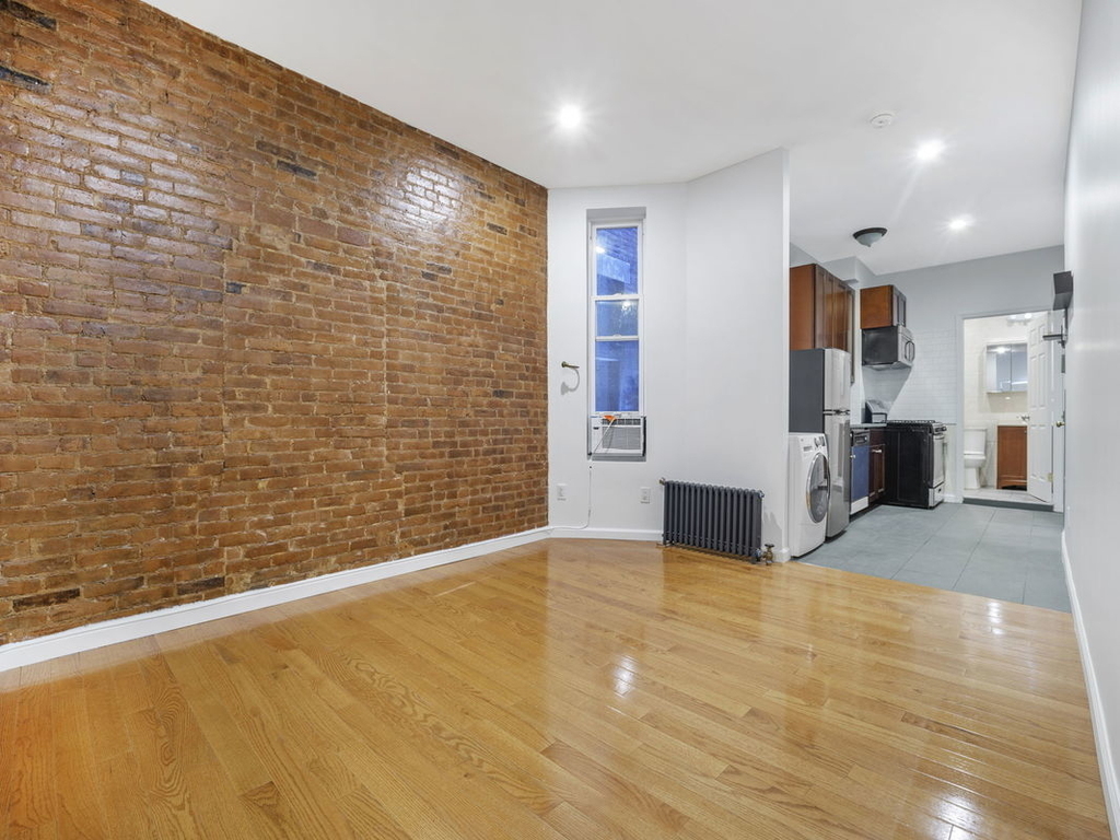 207 East 14th Street - Photo 6