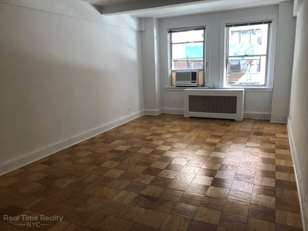 150 East 39th Street - Photo 2