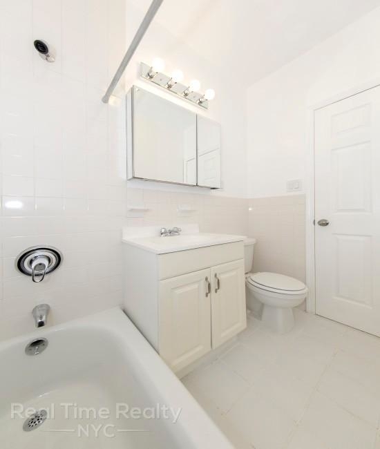 1382 First Avenue - Photo 6