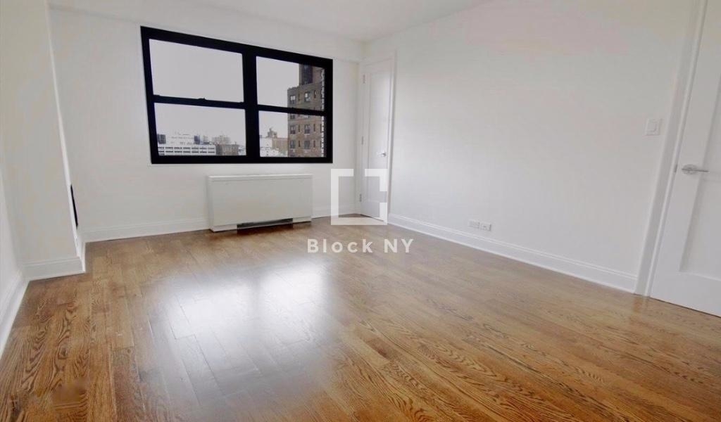 142 East 16th Street - Photo 2