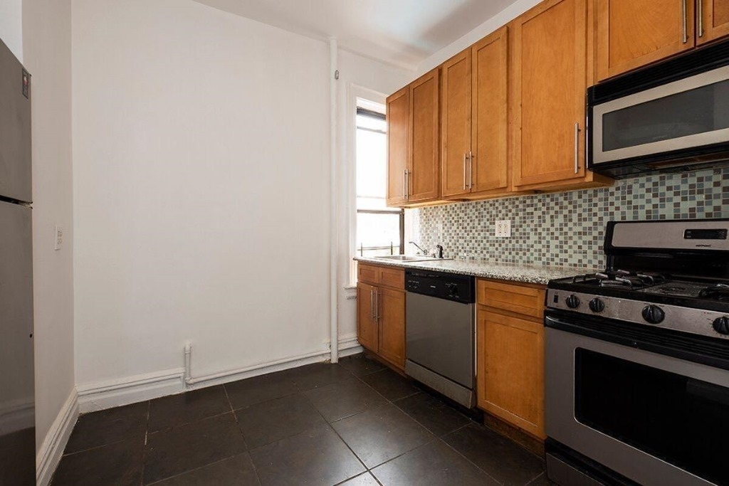  east 8 off kingshighway - Photo 1