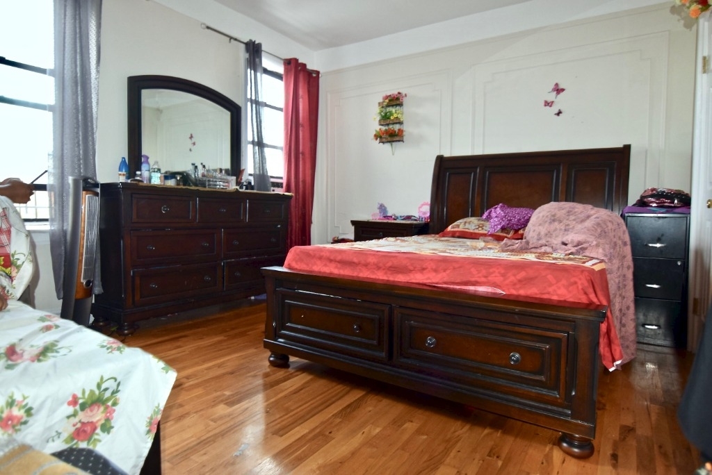 622 Ocean Parkway  - Photo 1