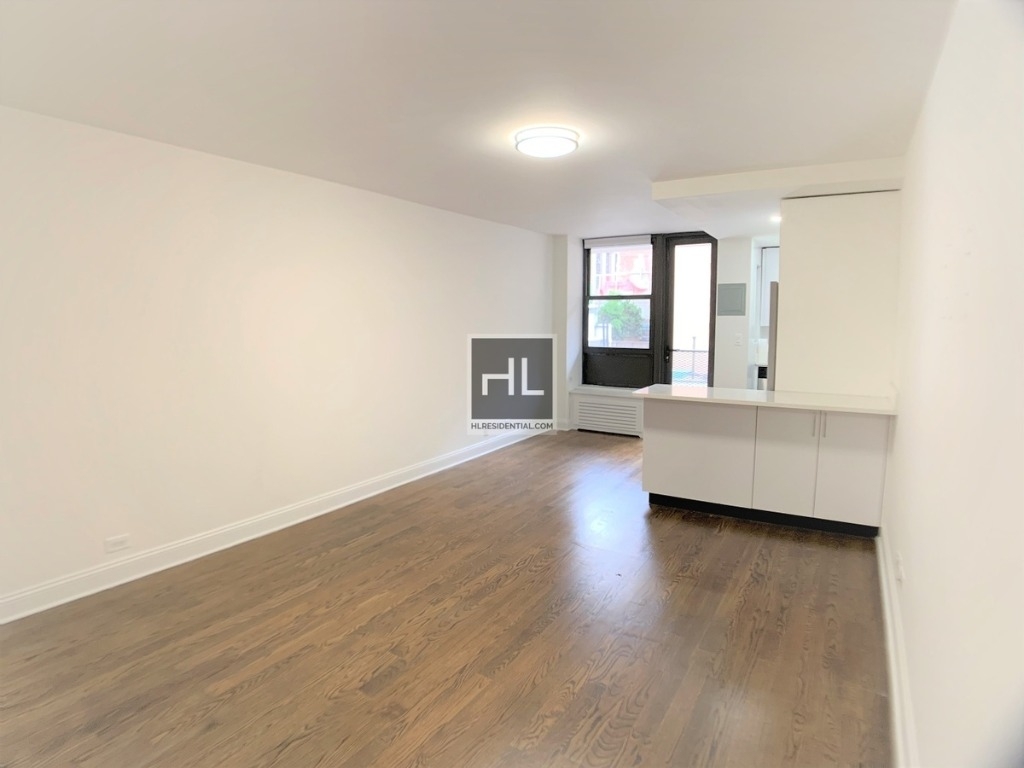 165 east 35th street - Photo 0