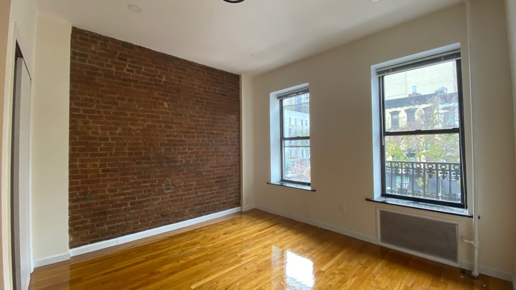 1374 1st Ave - Photo 5