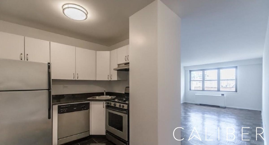 145 East 16th Street - Photo 1