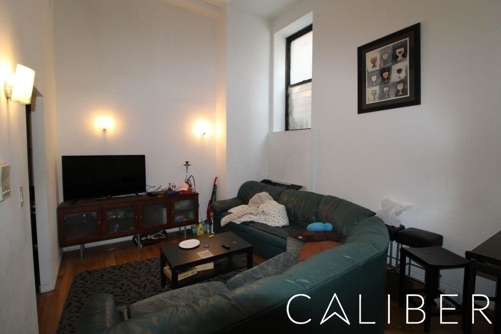 207-215 East 37th Street - Photo 5