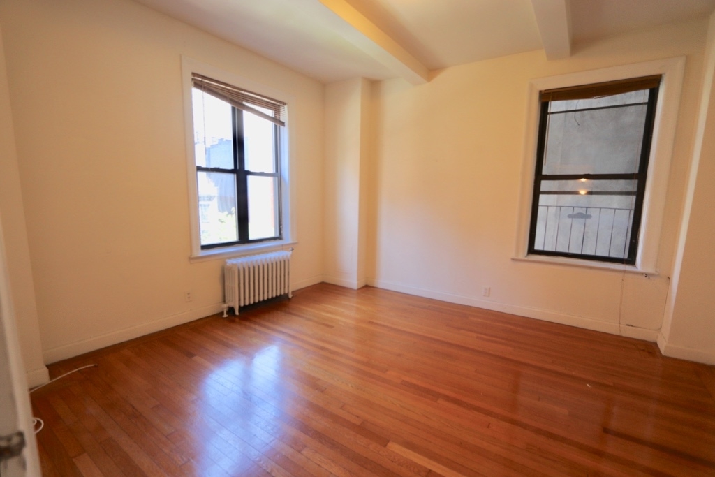 200 east 35 - Photo 4