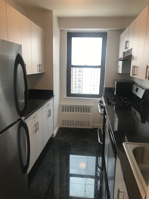 240 East 82nd Street - Photo 5