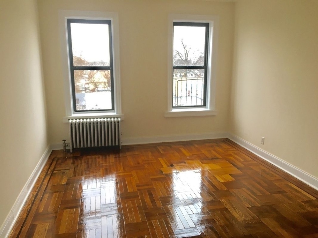  88TH AVE Woodhaven - Photo 2