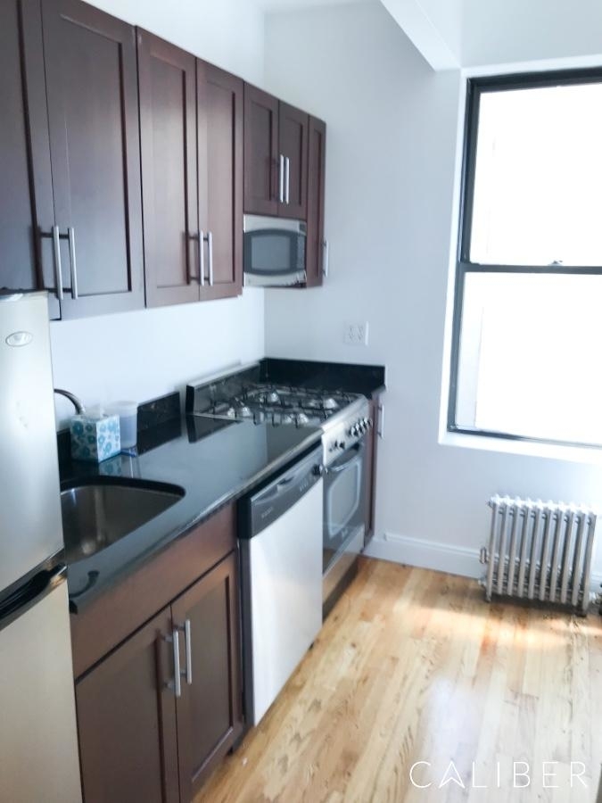 201-205 West 11th Street - Photo 3