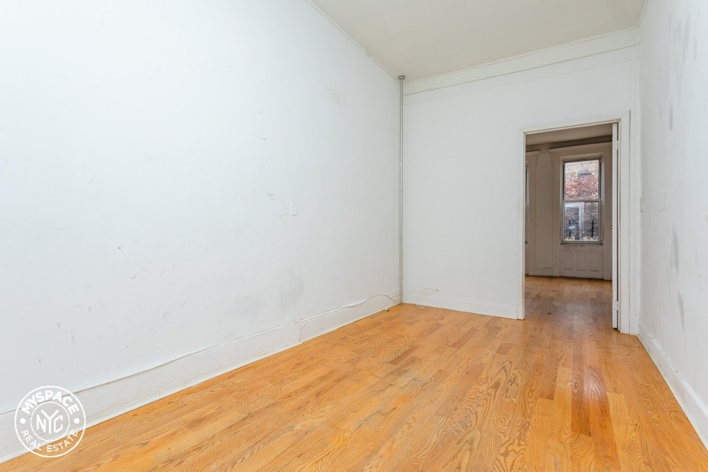 17-34 Bleecker St - Photo 6