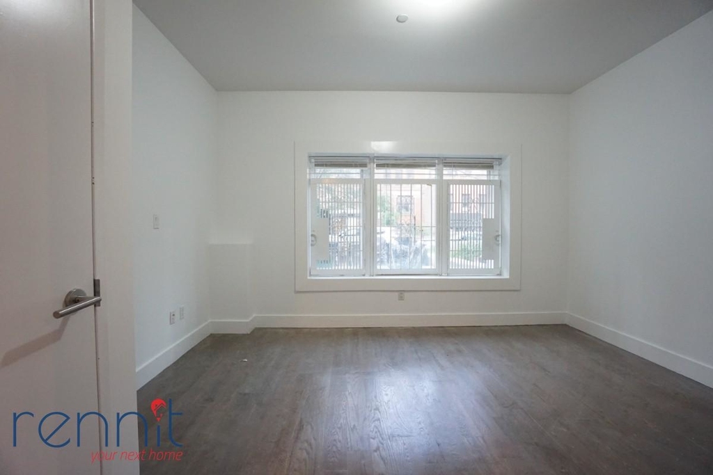 1072 Bergen Street - Photo 2