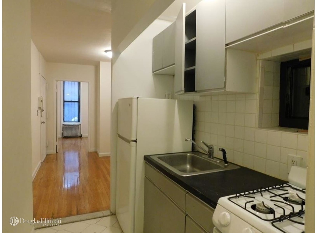 405 West 49th St - Photo 0