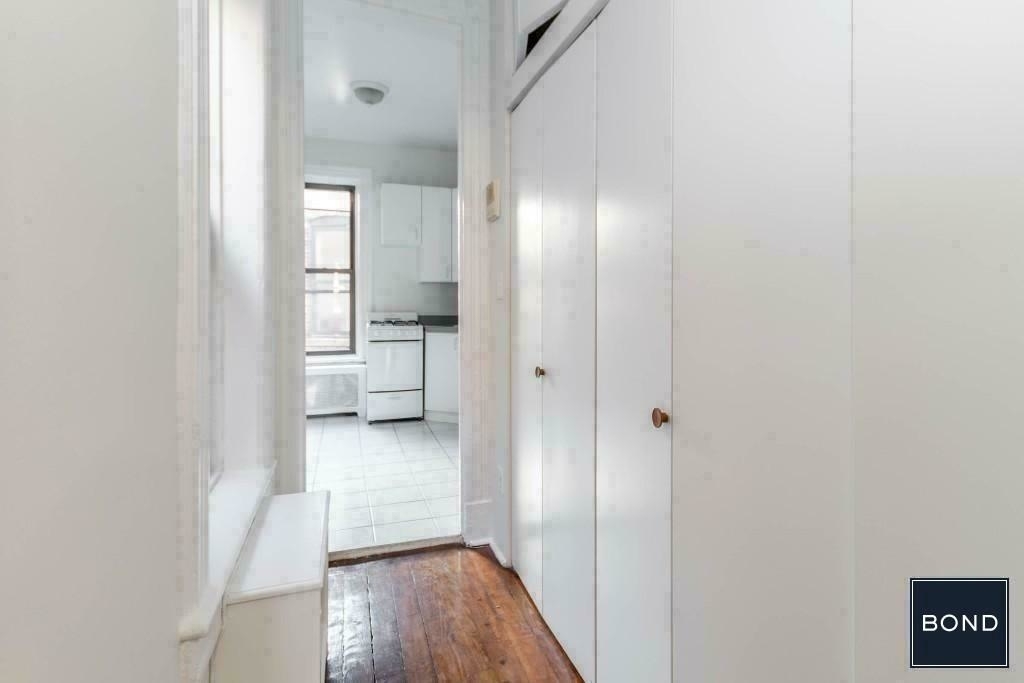 East 85th Street - Photo 3