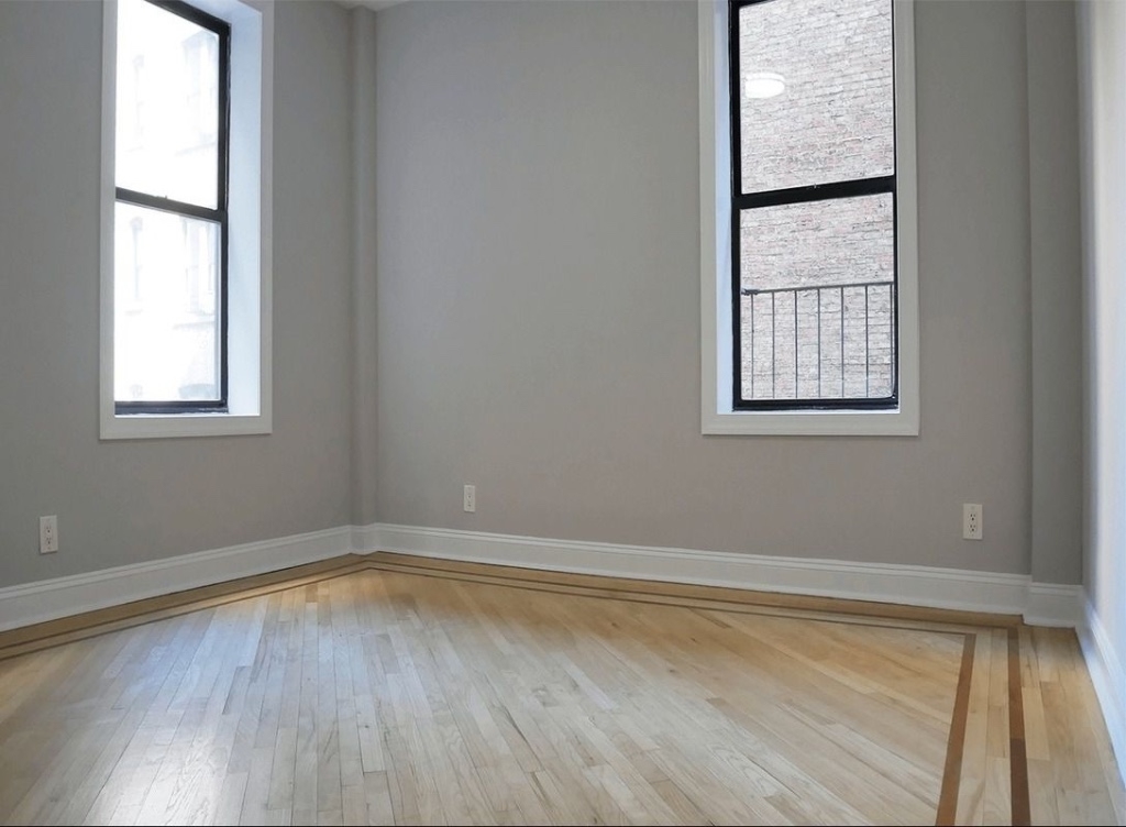 Studio on W 110th St - Photo 2