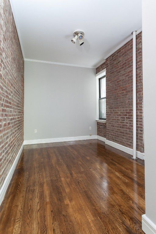 336 East 18th Street - Photo 2