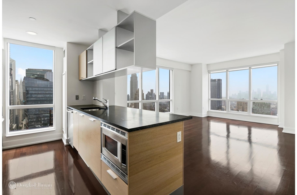 350 West 42nd St - Photo 0