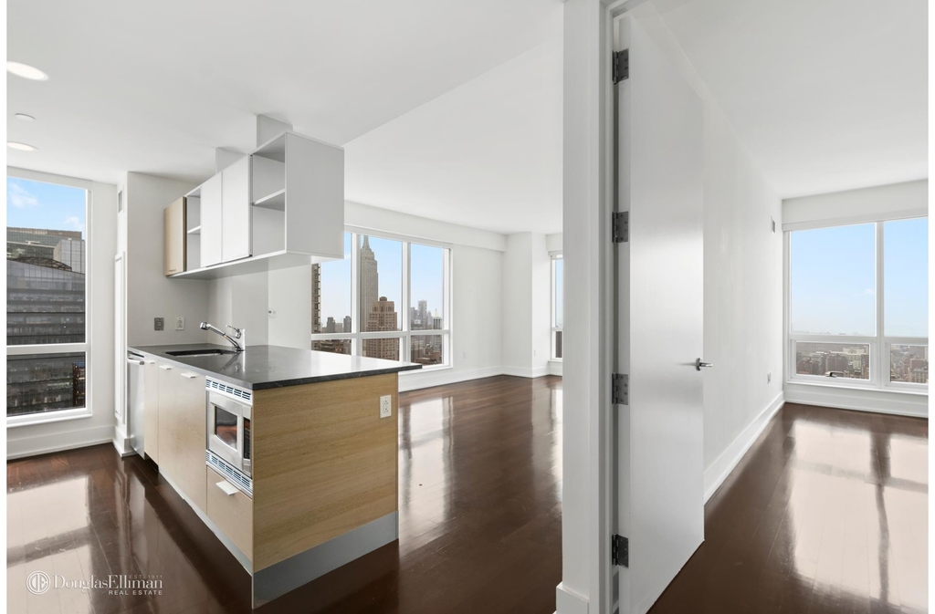 350 West 42nd St - Photo 1