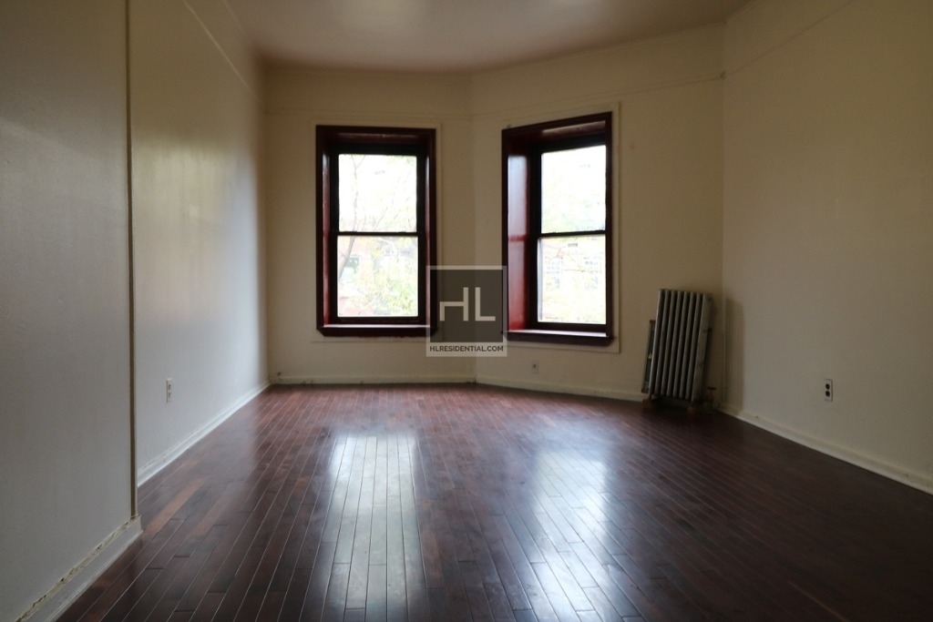 73 Hart Street - Photo 2