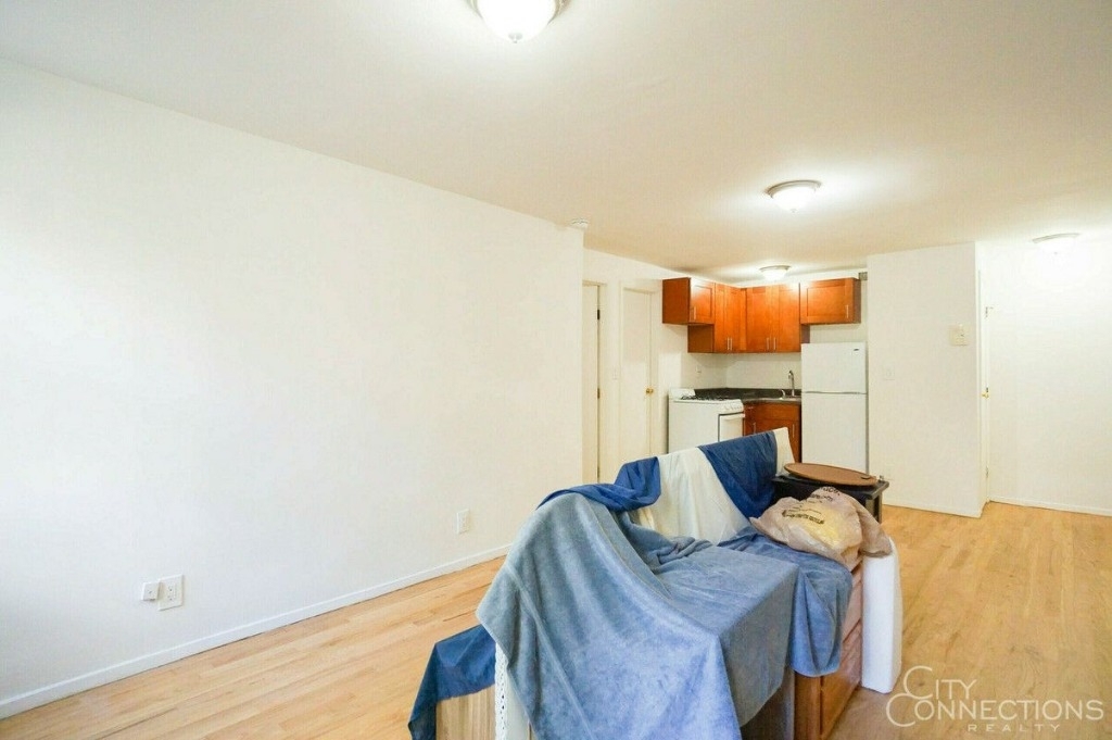 341 east 19 - Photo 2