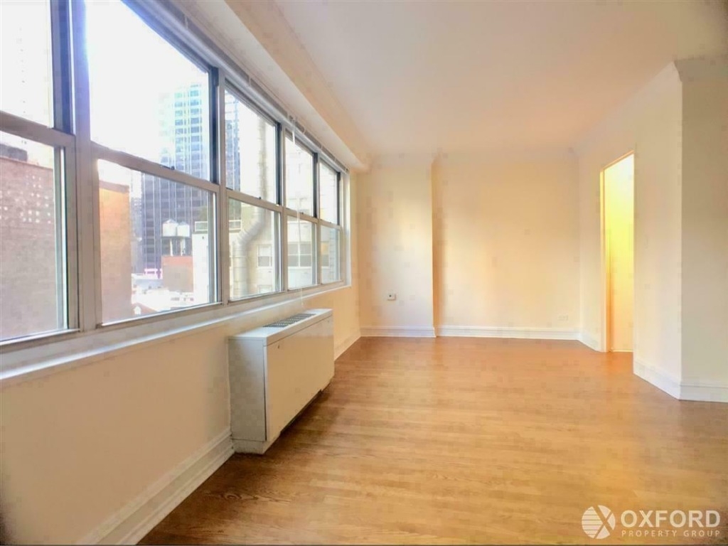 888 8th Ave - Photo 1