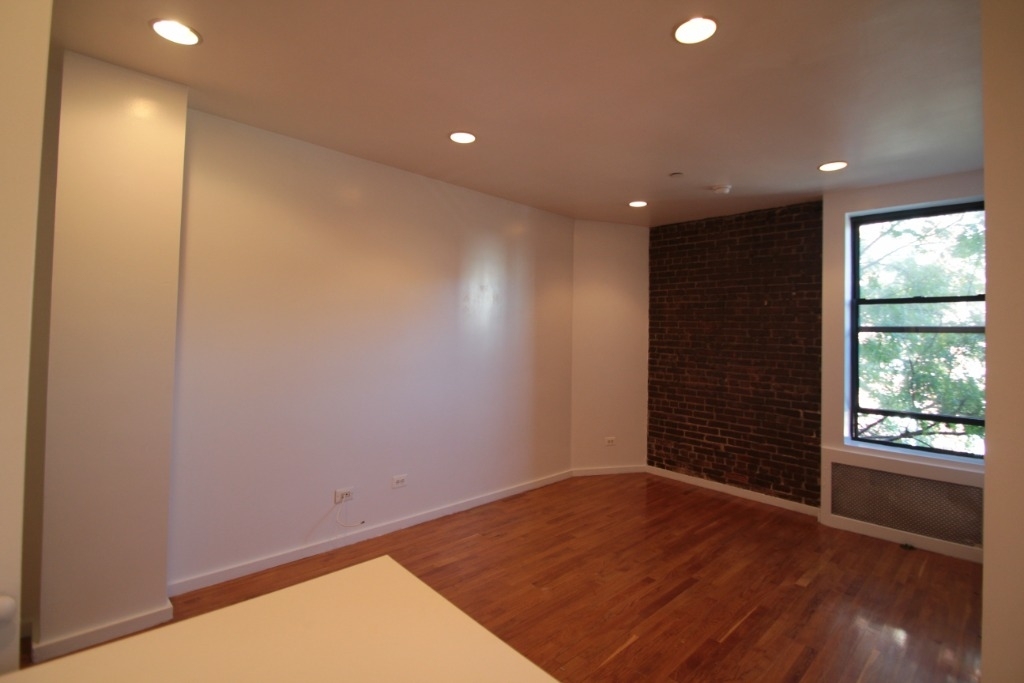 500 West 148th Street - Photo 5