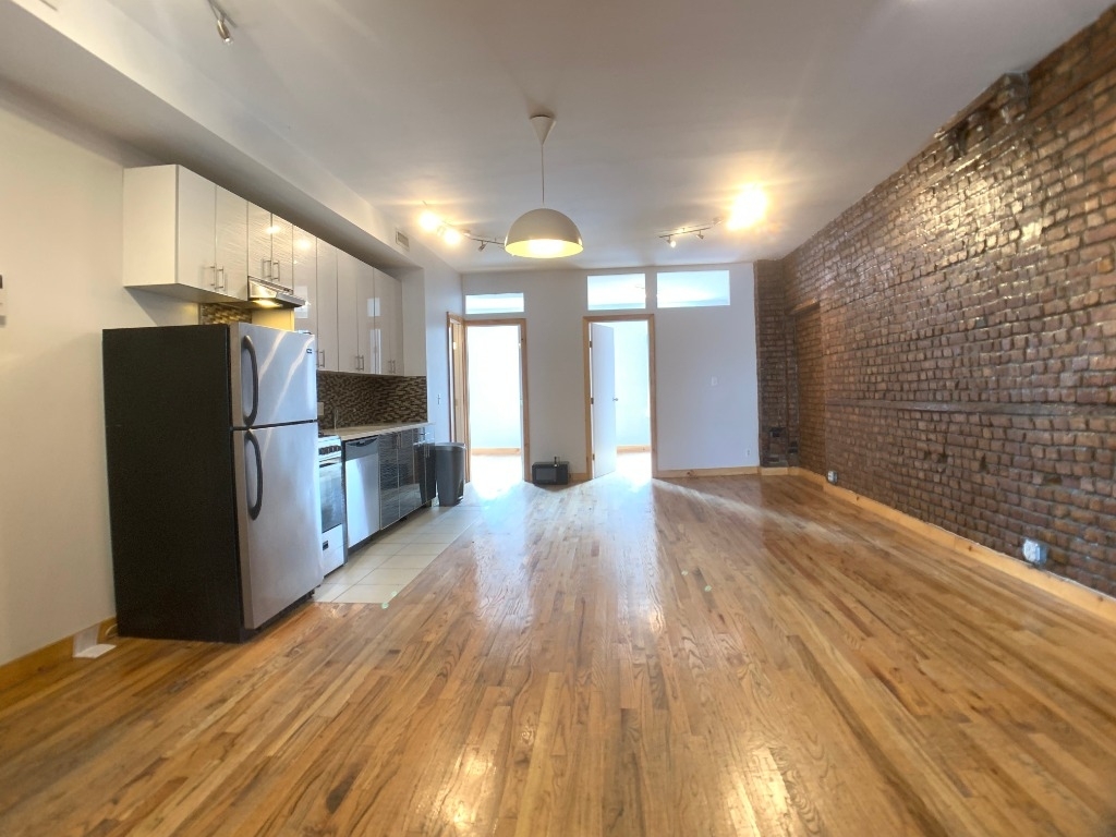 551 Grand St - Photo 1