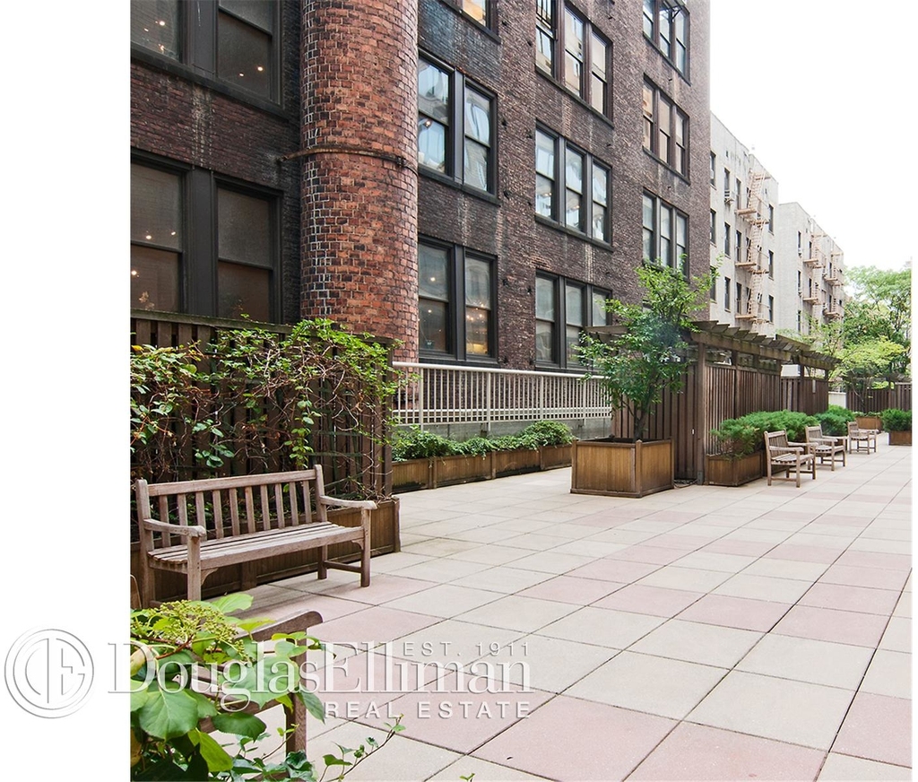 200 West 26th St - Photo 3