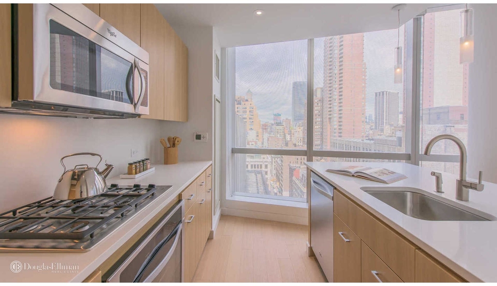 50 East 28th St - Photo 1