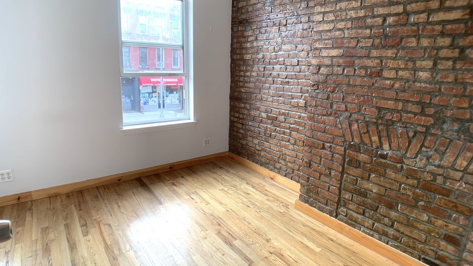 553 Grand St - Photo 7