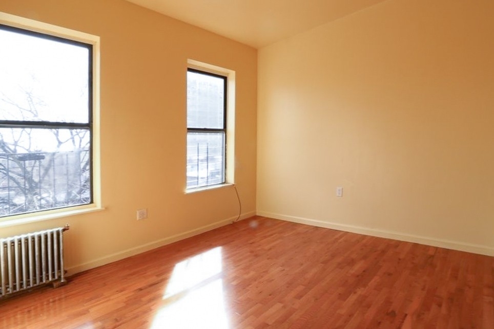 125 Wadsworth Ave - Photo 1