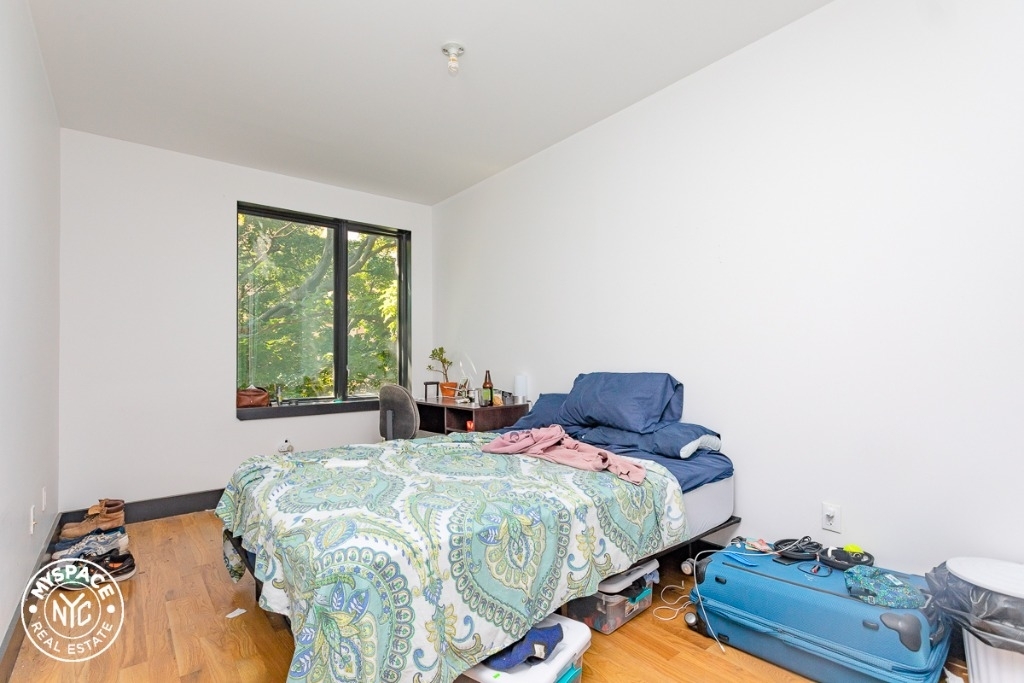 562 Park Pl - Photo 5