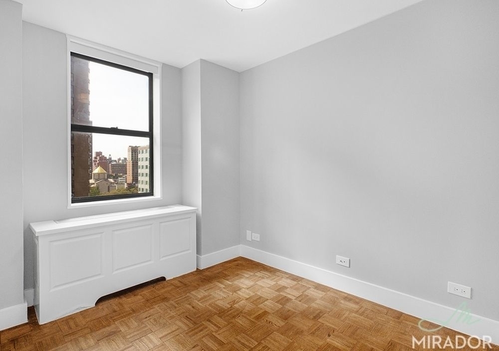 330 East 39 St - Photo 5