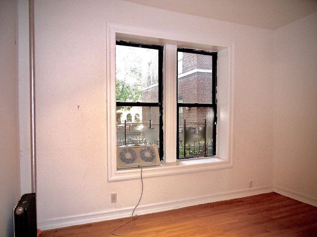 356  St Johns Place  - Photo 2