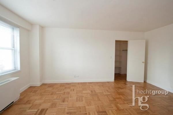 142 E 16 St - Photo 3