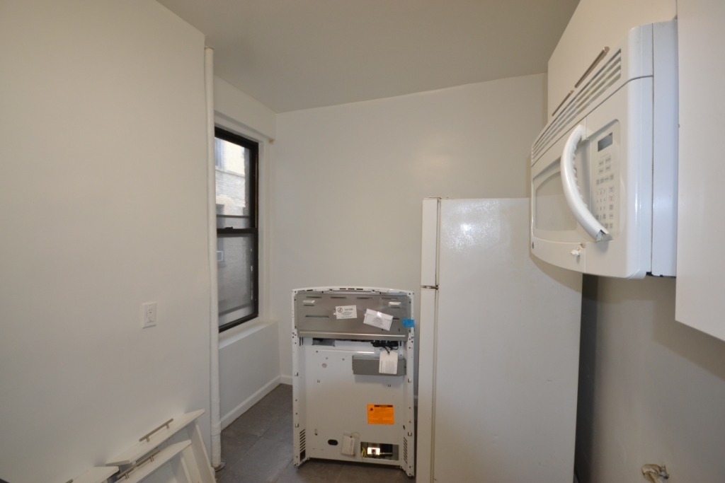 119-21 Metropolitan Ave - Photo 4