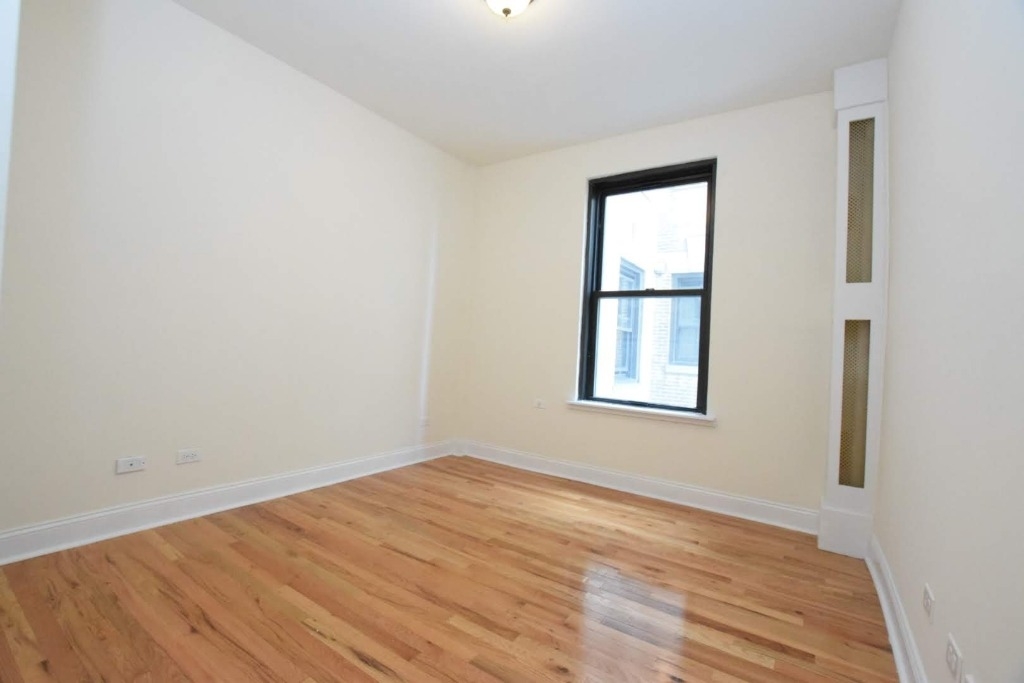 ☆Riverside Drive Real 4 Br - Photo 3