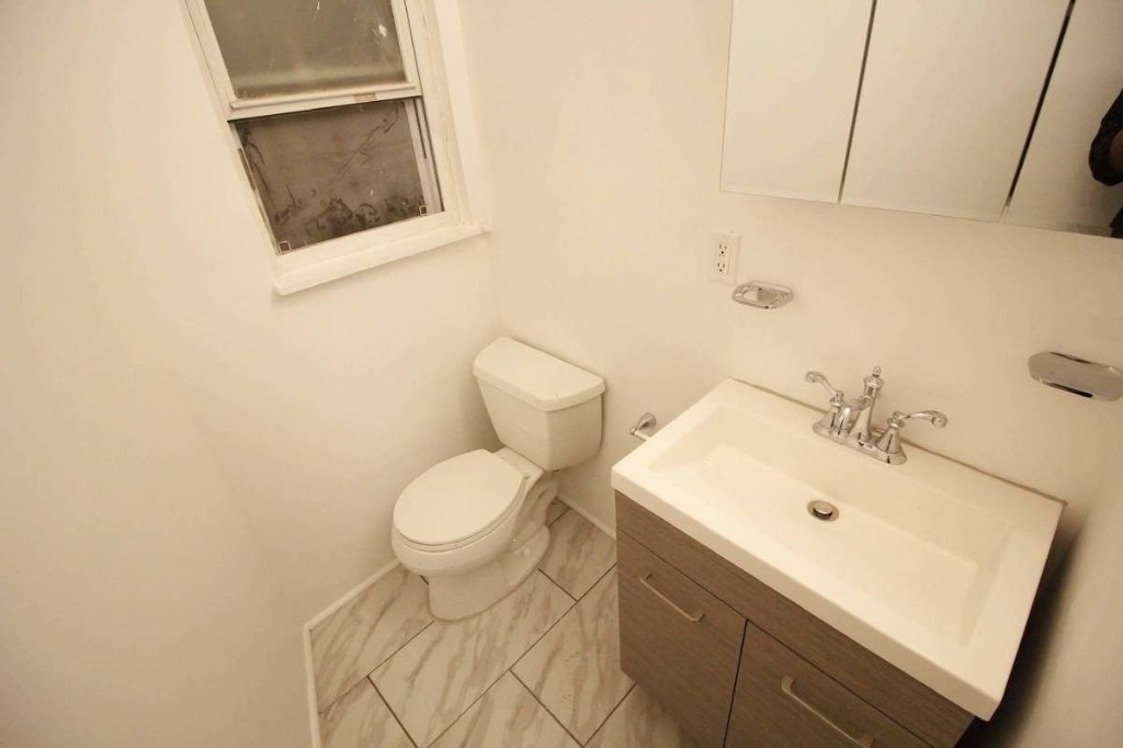 243 Greene ave - Photo 11