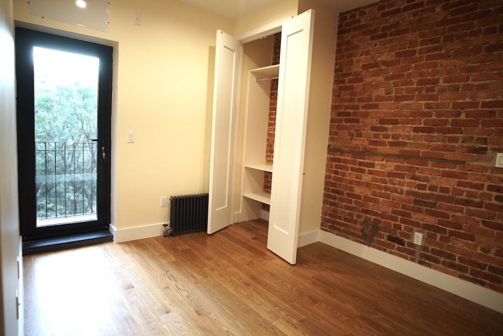 941 Washington Ave. Brooklyn, Ny - Photo 3