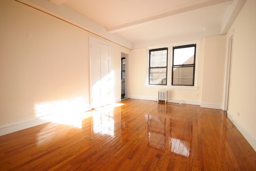 EAST 31ST STREET - Photo 1