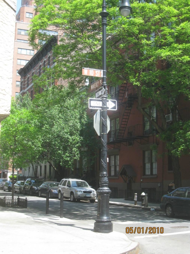 161 W 10th - Photo 12