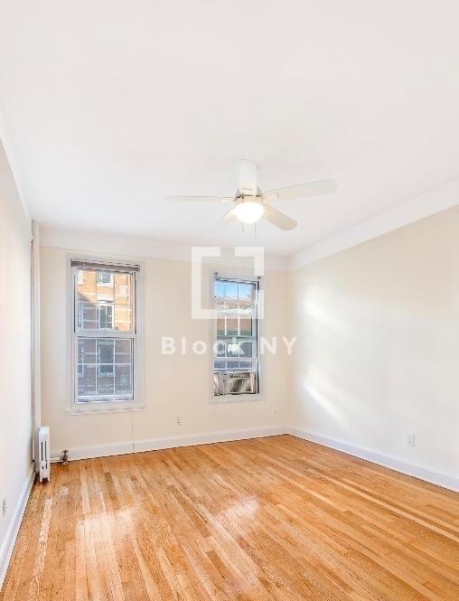 425 West Broadway - Photo 2