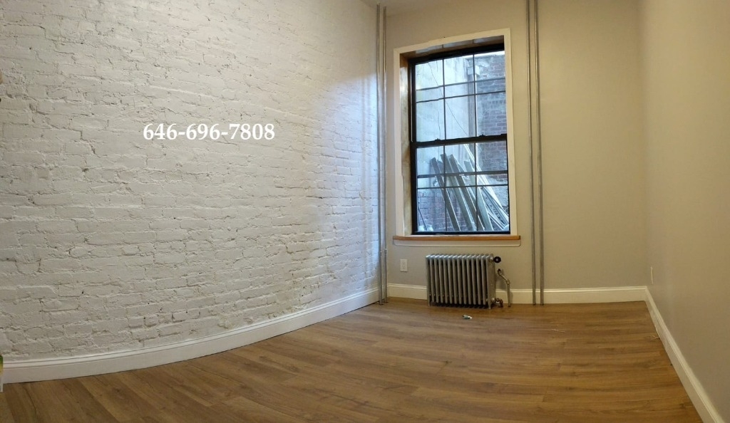 733 Knickerbocker Ave - Photo 2