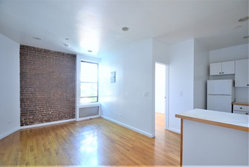 500 W 148th - Photo 2