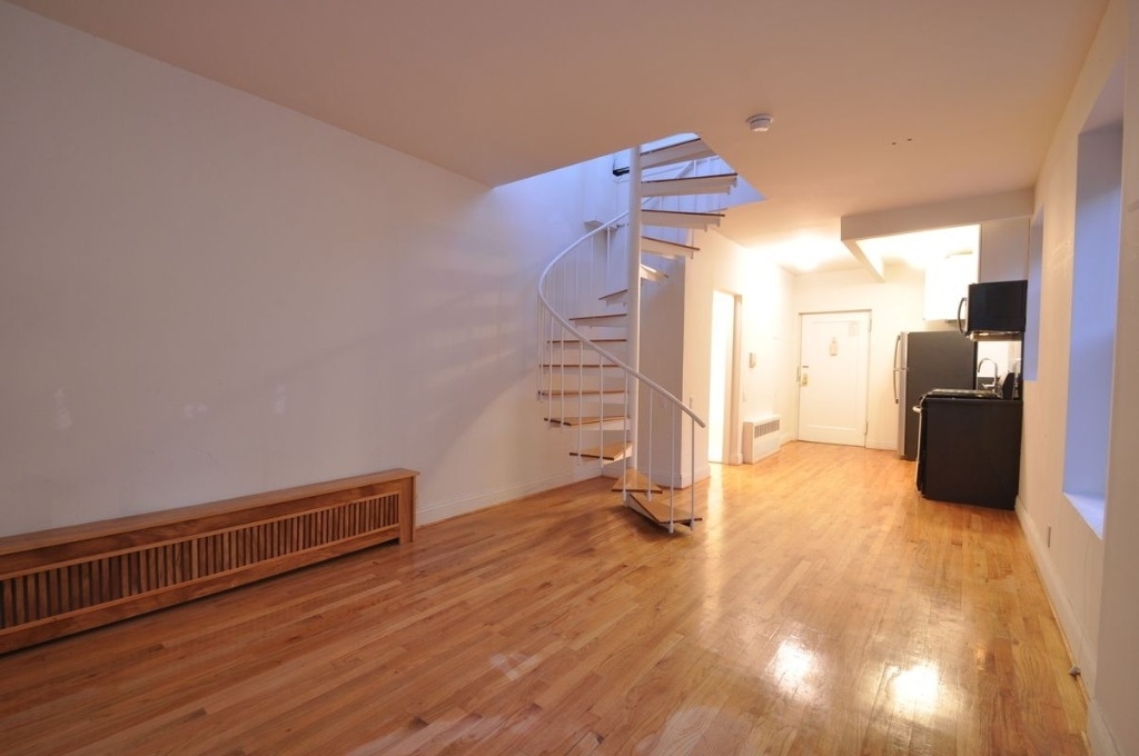 226 East 25th Street - Photo 1