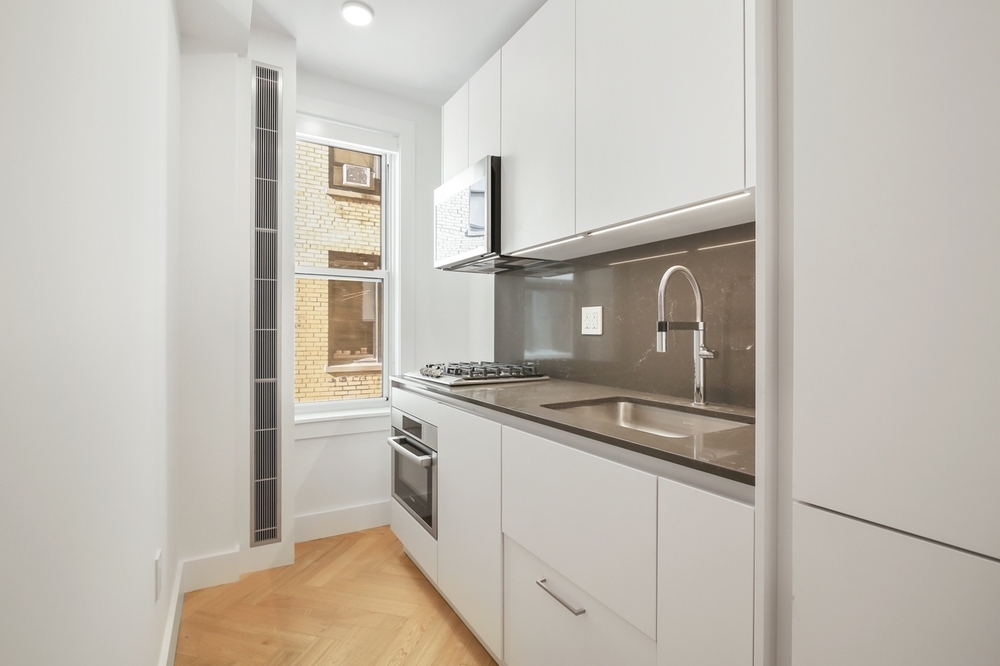 301 East 21st Street - Photo 1