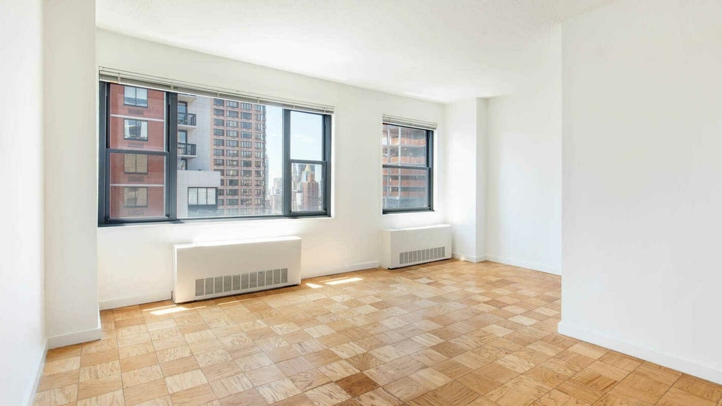 245 East 40th Street - Photo 3