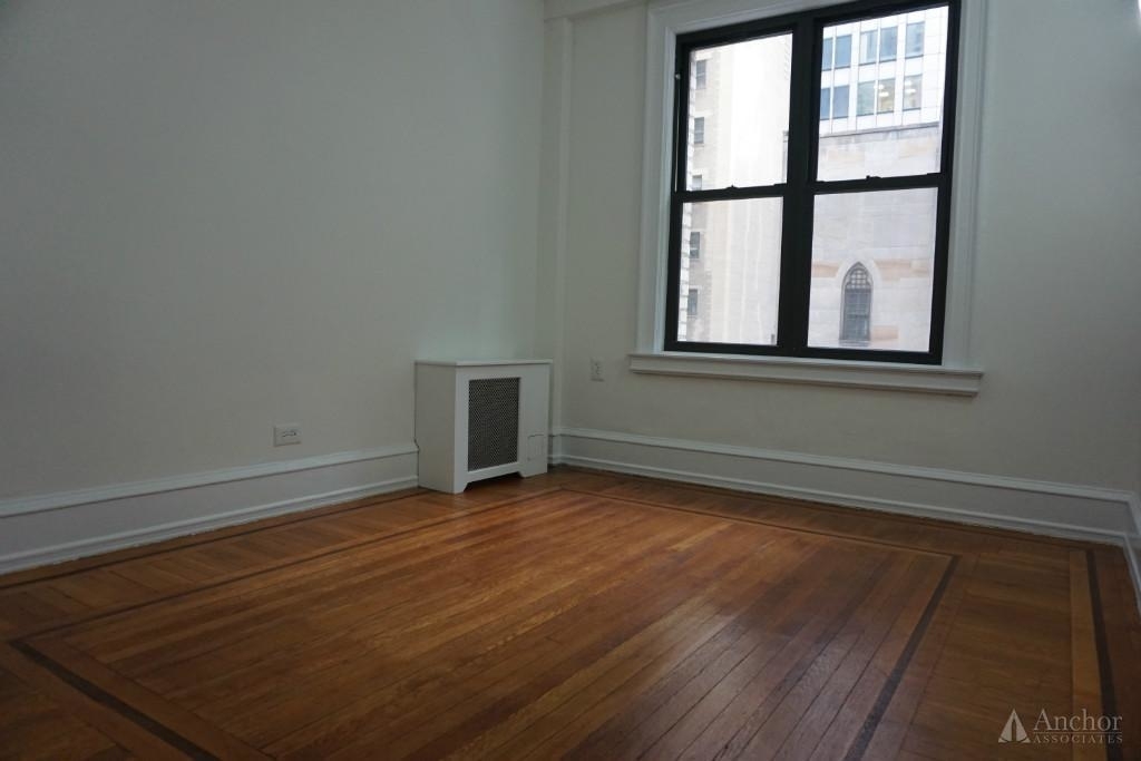 W 55th St. - Photo 3