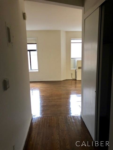 221 East 33rd Street - Photo 8