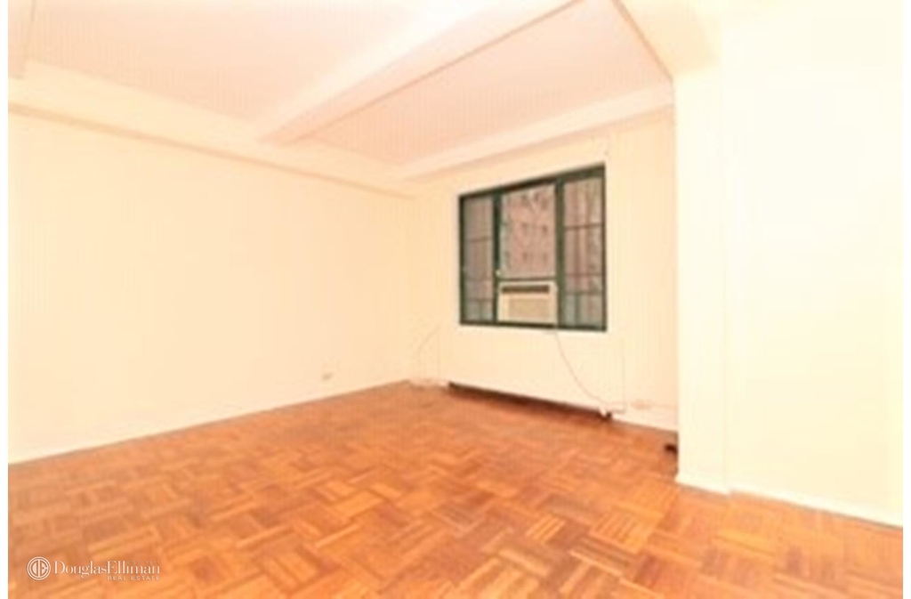 1470 Parkchester Rd - Photo 1